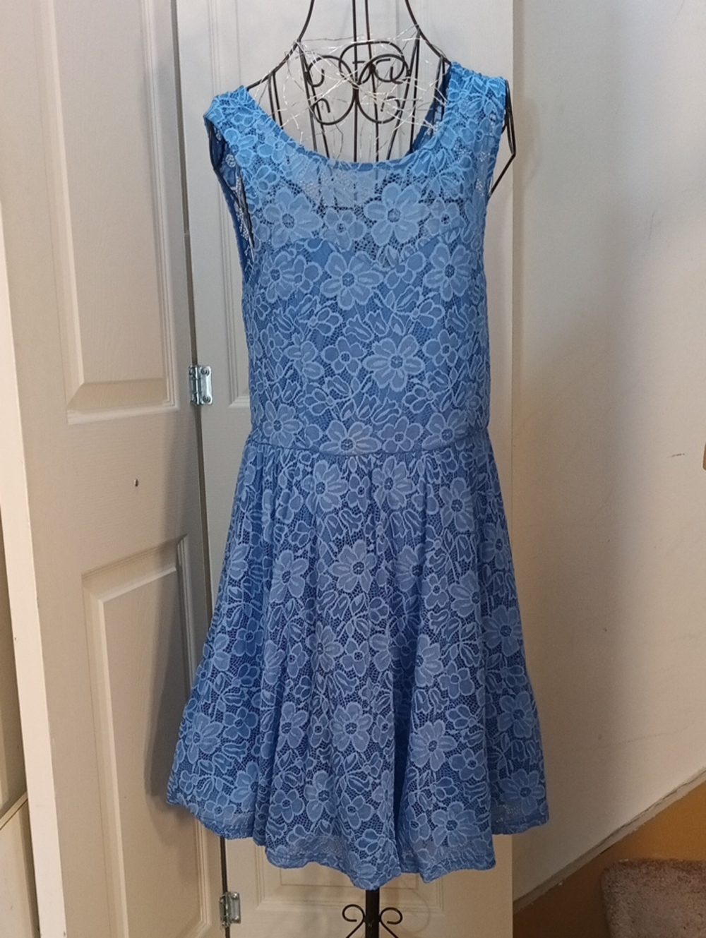 Suzy Shier Blue Lace Floral Midi Dress